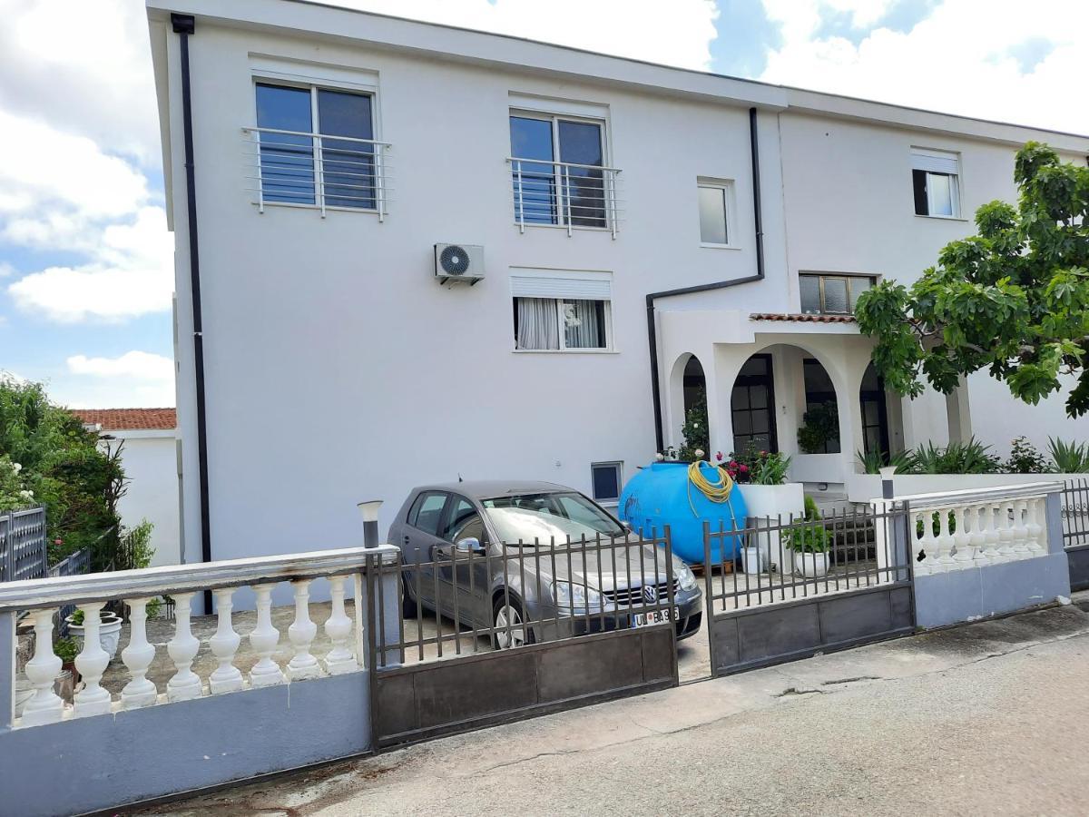 Studio Apartments Jupo Ulcinj Buitenkant foto