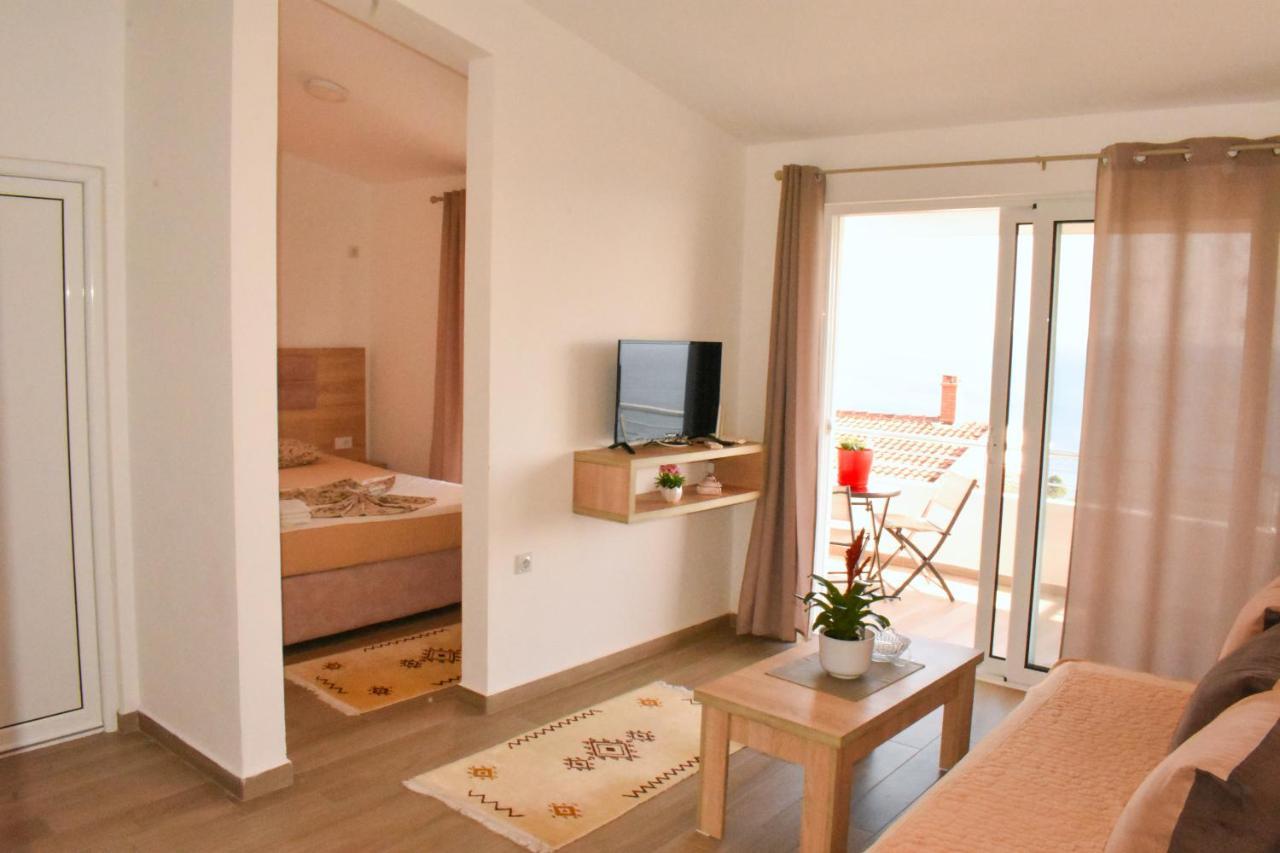 Studio Apartments Jupo Ulcinj Buitenkant foto