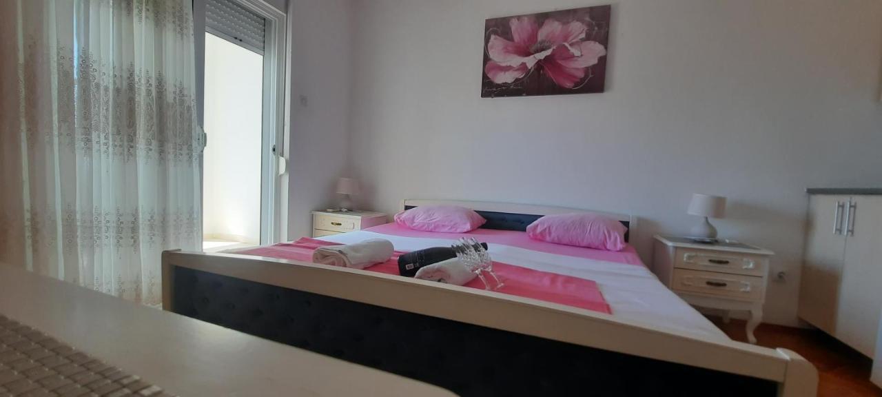 Studio Apartments Jupo Ulcinj Buitenkant foto