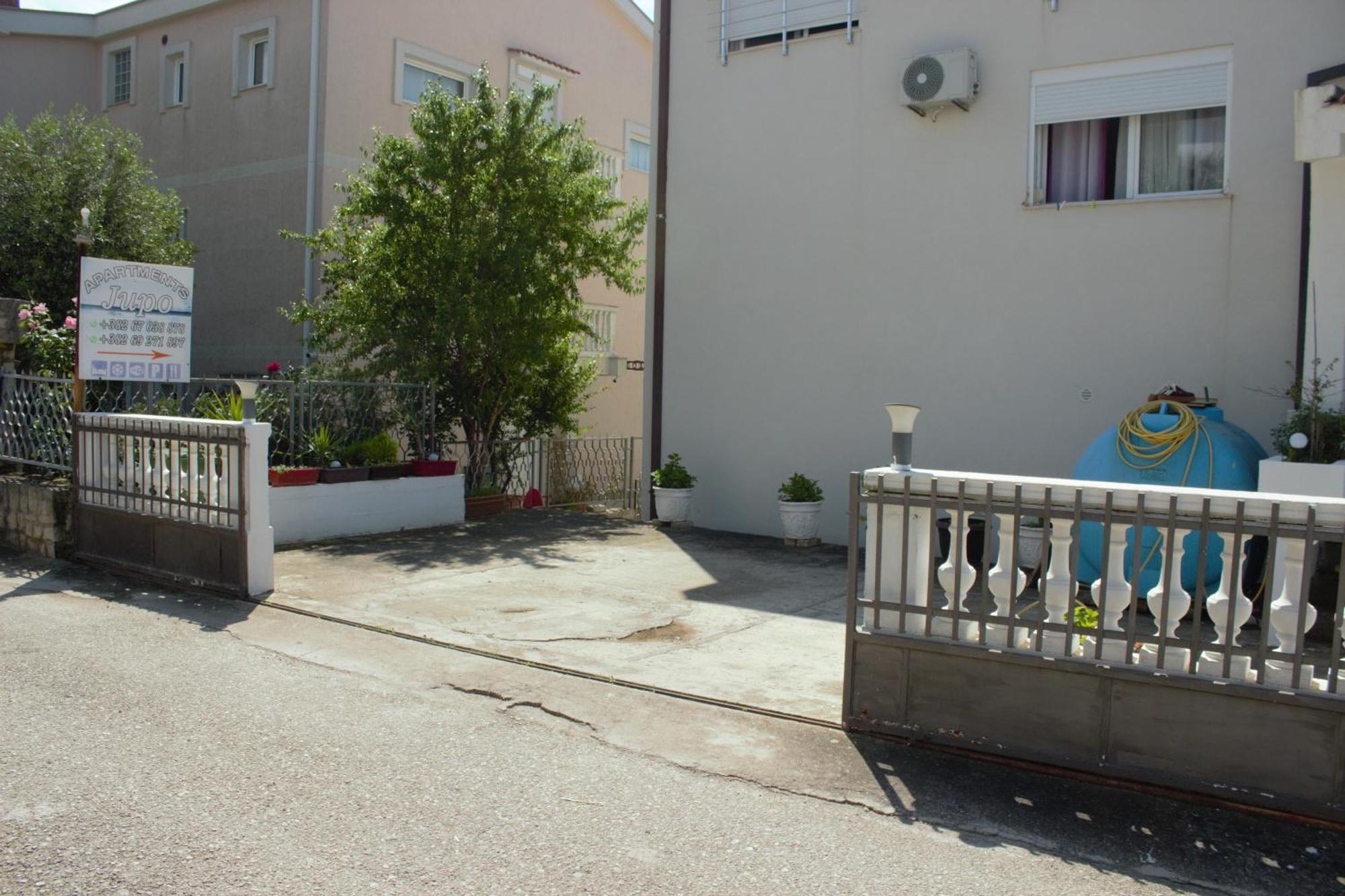 Studio Apartments Jupo Ulcinj Buitenkant foto